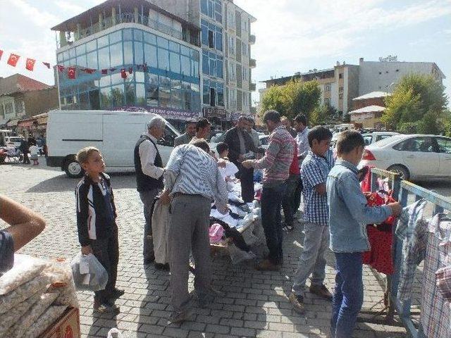 Polis Barikatını Fırsata Çevirdiler