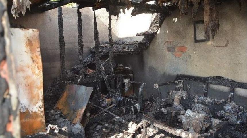 Sinop&rsquo;ta Bir Ev Alevlere Teslim Oldu