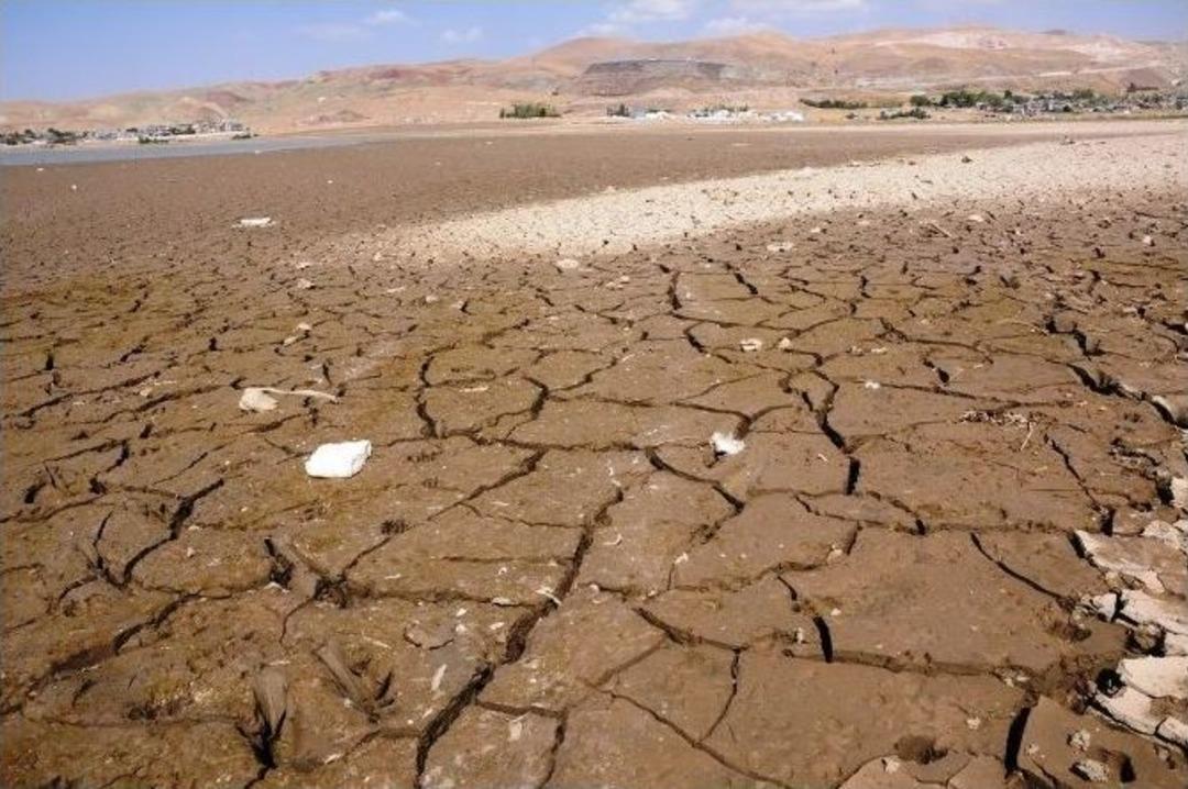 Sıhke G&ouml;leti Kurumaya Y&uuml;z Tuttu