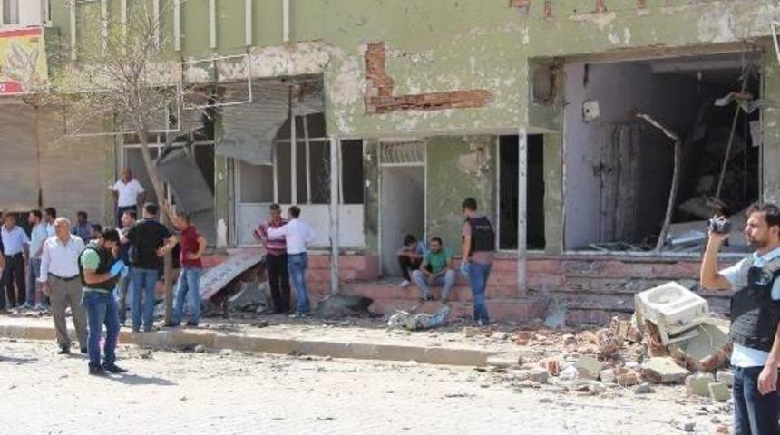 Bomba Y&uuml;kl&uuml; Aracın Ağır Hasarı G&uuml;n Ağarınca Ortaya &Ccedil;ıktı