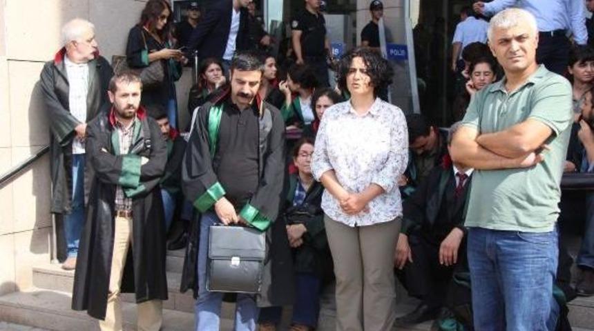 İstanbul Adliyesi &Ouml;n&uuml;nde Avukatlara M&uuml;dahale (1)