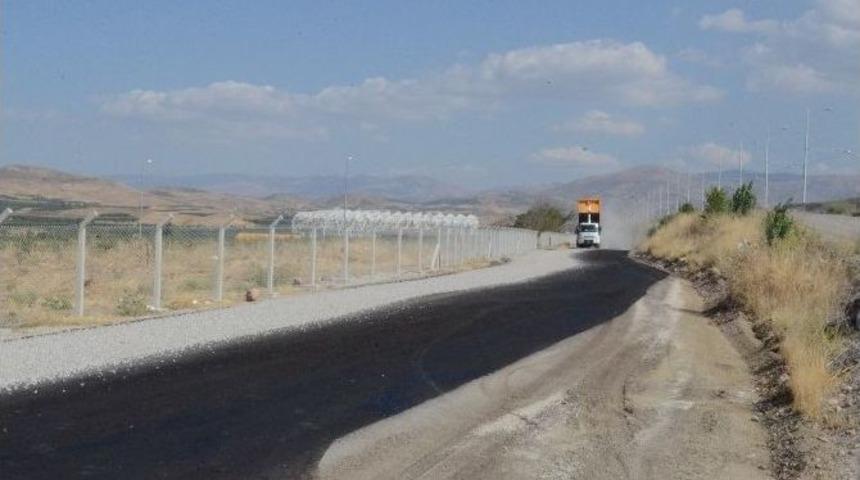 Asfalt &Ccedil;alışmaları Aralıksız S&uuml;r&uuml;yor