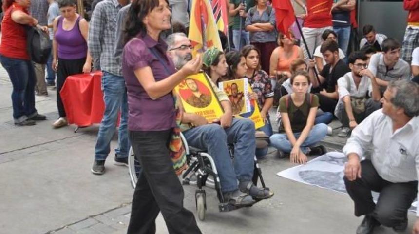 Kobani'de &Ouml;len Aziz G&uuml;ler I&ccedil;in Yapılan A&ccedil;ıklamaya Polis M&uuml;dahalesi (2)