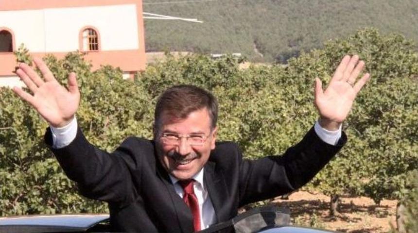 Davutoğlu&rsquo;Na Benzetilen Ak Partili Aday Se&ccedil;im &Ccedil;alışmalarına Başladı
