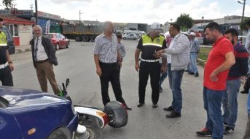 Otomobil İle Elektrikli Bisiklet &Ccedil;arpıştı: 1 Yaralı