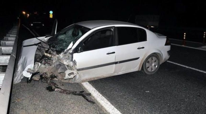 Elazığ&rsquo;Da Yolcu Minib&uuml;s&uuml; Ile Otomobil &Ccedil;arpıştı: 15 Yaralı
