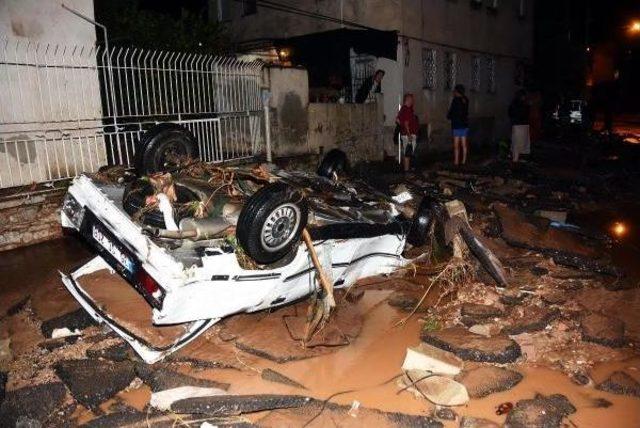 Bodrum'da Sağanak Yağmur Su Baskınlarına Neden Oldu (3)