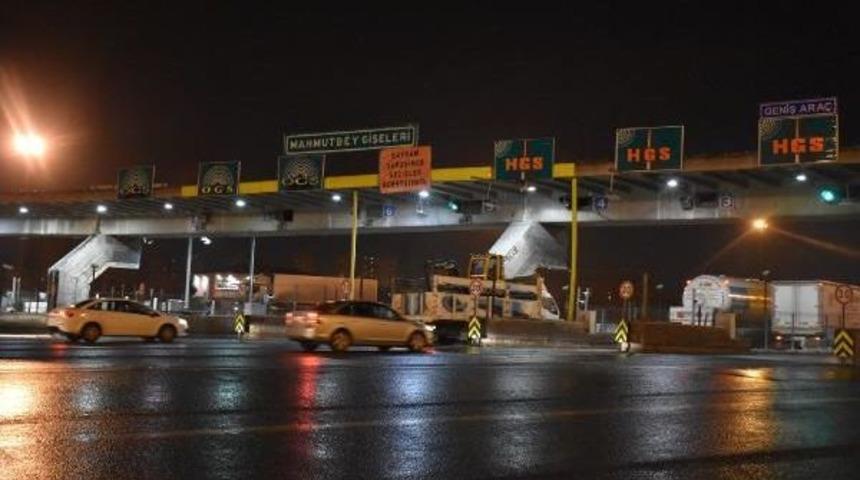 Otoyol Ve K&ouml;pr&uuml;lerde &Uuml;cretsiz Ge&ccedil;iş Başladı