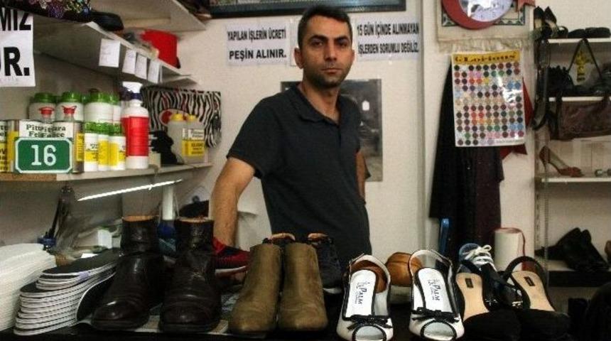 (&ouml;zel Haber) Şehit Ve Gazi Ailelerinin Ayakkabı Ve &Ccedil;antalarını &Uuml;cretsiz Tamir Ediyor