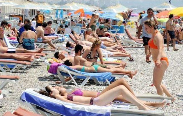 İstanbul'dan Antalya'ya 300 Bin Bayram Turisti