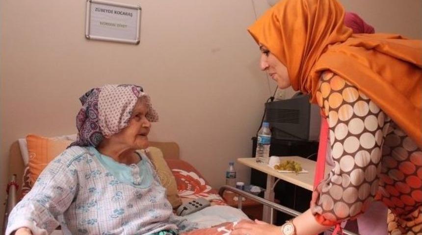 Huzurevinde Erken Bayram Sevinci