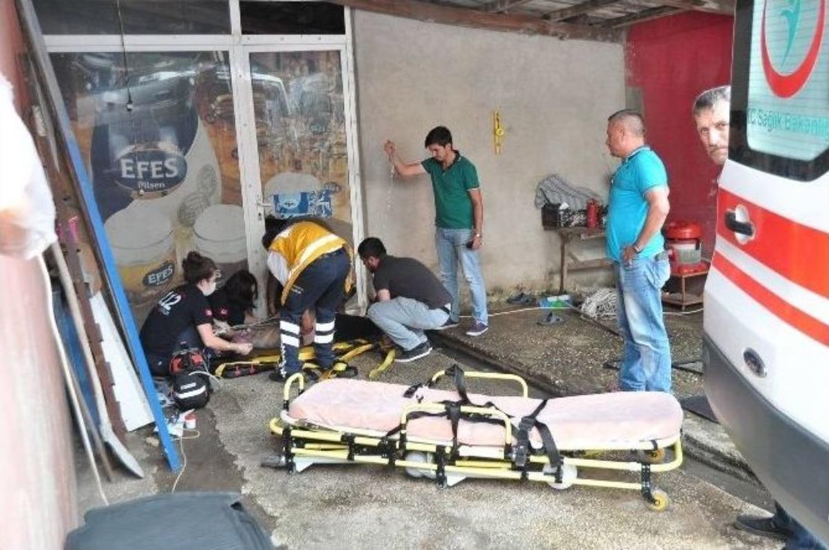 Kabloları Toplayan Oto Yıkamacısı Elektrik Akımına Kapıldı