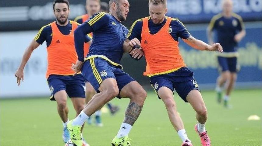 Fenerbah&ccedil;e&rsquo;de Dıego Rıbas Ve Abdoulaye Ba Takımla &Ccedil;alıştı