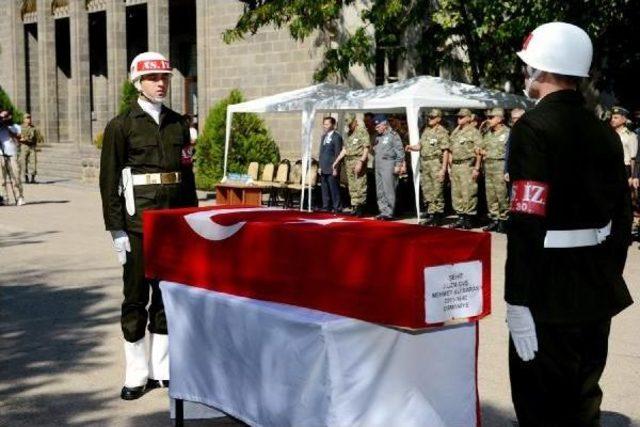 Silvan'da Uzman Çavuş, Pkk Saldırısında Şehit Oldu (2)