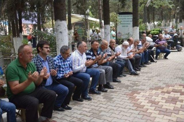 Orhangazi’de Mezarlıklar Çiçek Bahçesine Döndü