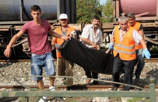 Balık Tutmaya Giderken Trenin Altında Kaldı