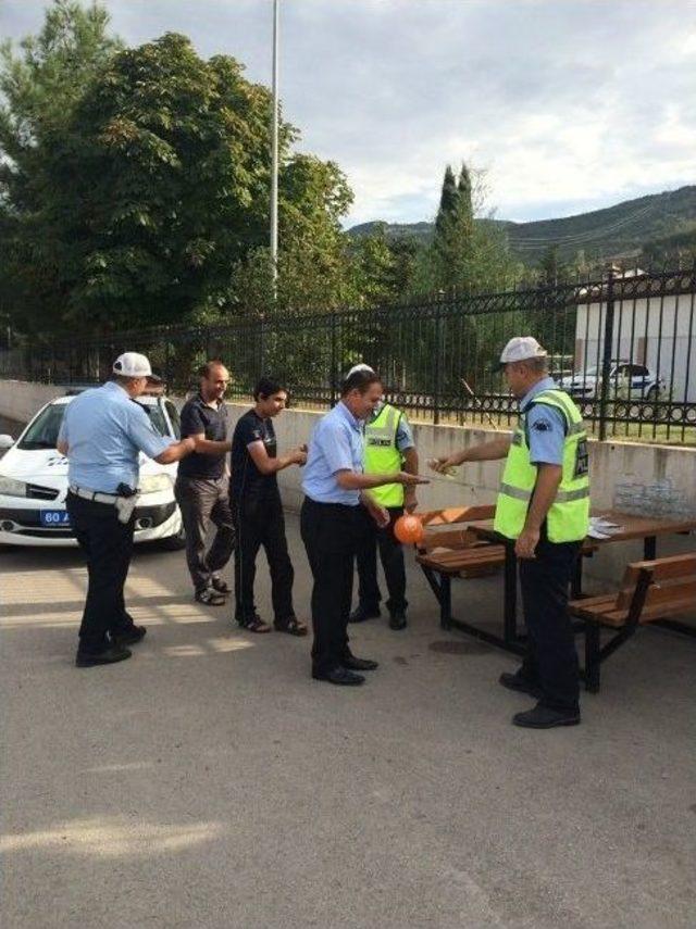 Polisten S&uuml;r&uuml;c&uuml;lere &ldquo;tatlı&rdquo; Uyarı 1