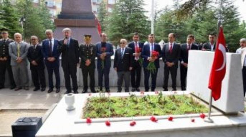 Kırşehir Protokol&uuml; Şehitlikte