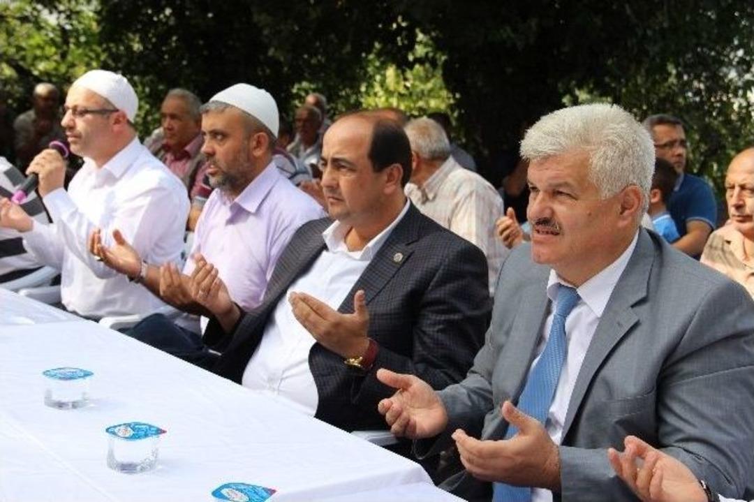 G&uuml;l&uuml;&ccedil; Belediyesi Mezarlıklar&rsquo;da Kur&rsquo;an-ı Kerim Okuttu