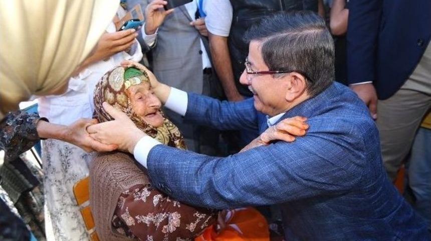 Başbakan Davutoğlu Baba Ocağında