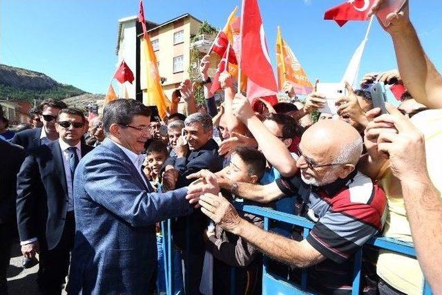 Başbakan Davutoğlu Baba Ocağında