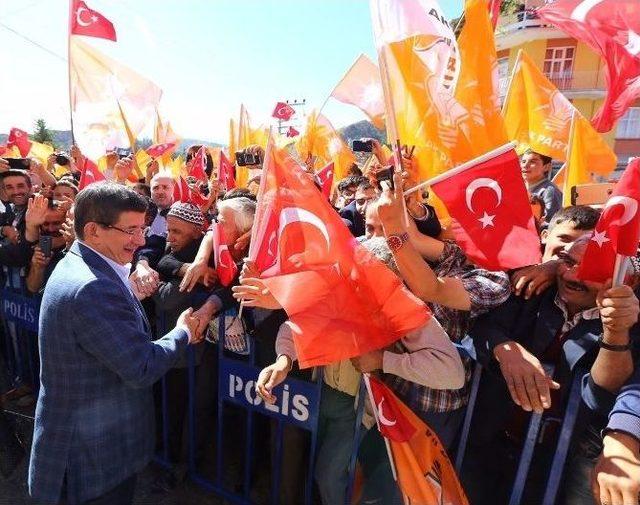 Başbakan Davutoğlu Baba Ocağında