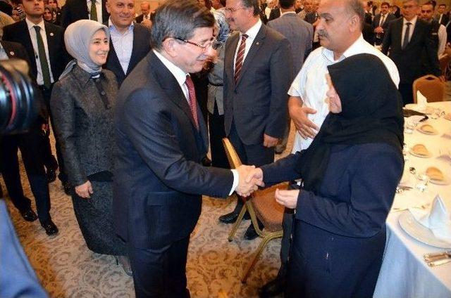 Başbakan Davutoğlu Bayramlaşma Programına Katıldı