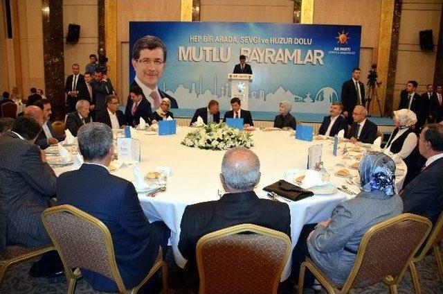 Başbakan Davutoğlu Bayramlaşma Programına Katıldı