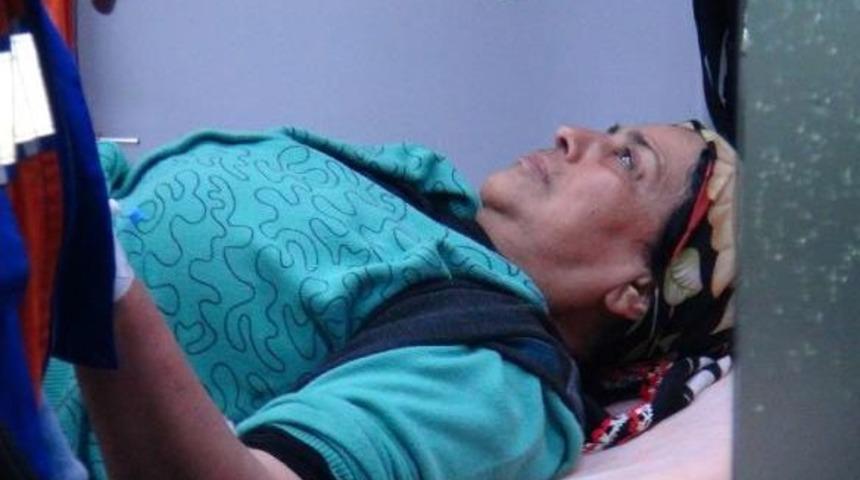 Suriyelilerin Er Meydanı'nda Umutlu Bekleyişi S&uuml;r&uuml;yor (4)