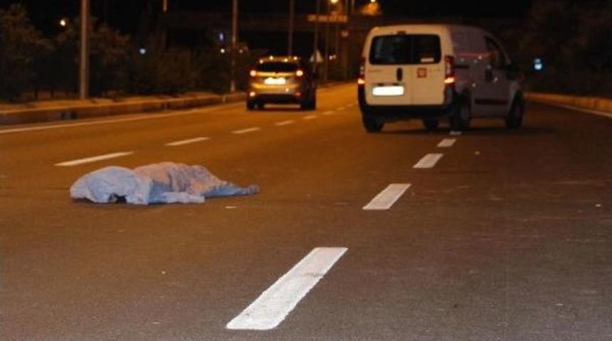 Yolun Karşısına Ge&ccedil;mek Isterken &Ouml;ld&uuml;