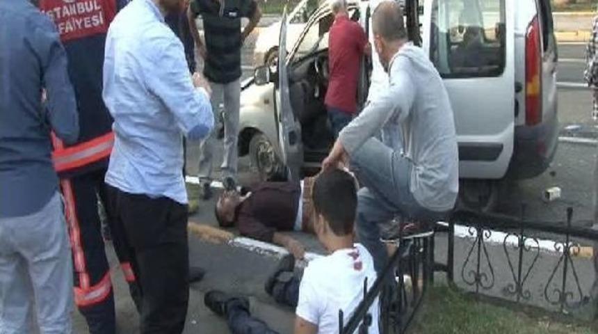 K&ouml;peğe &Ccedil;arpmamak I&ccedil;in Direksiyon Kırınca Takla Attı: 2 Yaralı