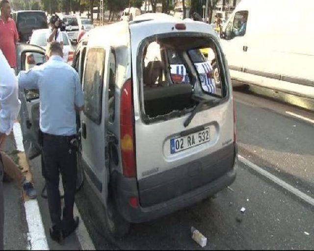 Köpeğe Çarpmamak Için Direksiyon Kırınca Takla Attı: 2 Yaralı 1