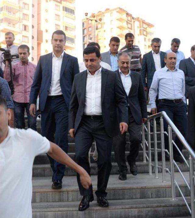 Demirtaş: Akp, Bismillahlı Değil, Tövbe Estağfurullahlı Seçim Kampanyası Yapsın