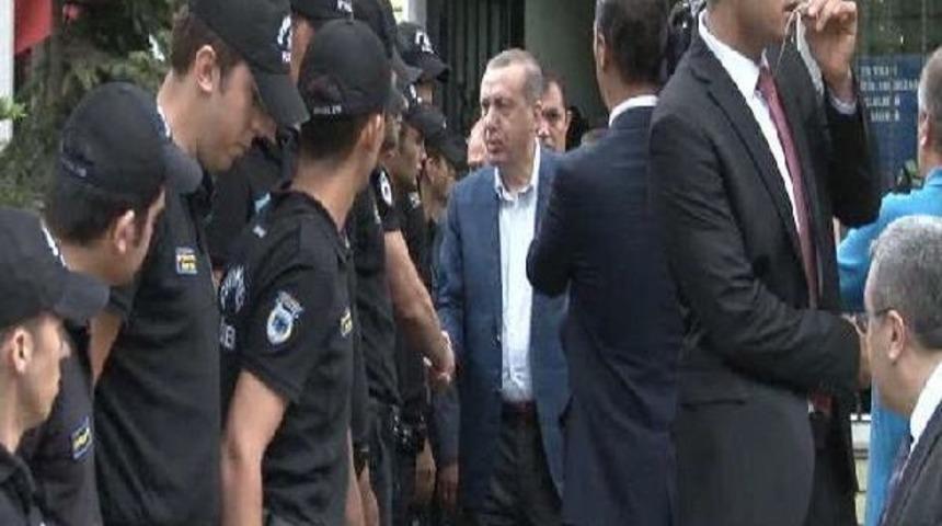 Cumhurbaşkanı Erdoğan'dan Polislere Bayram Ziyareti