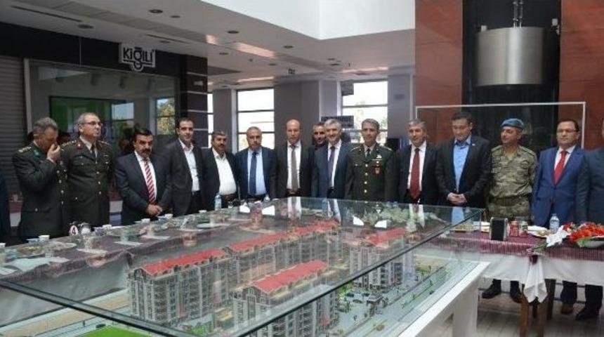 Tatvan&rsquo;da Bayramlaşma T&ouml;reni