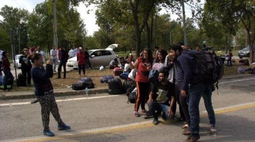 Bayram Namazında Sığınmacılara Tavsiye: Avrupa'ya Gitmeyin (2)