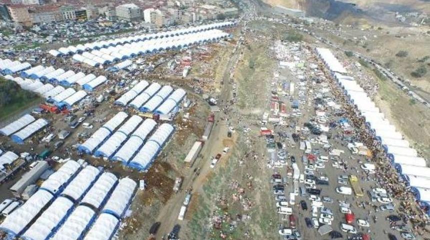 Kurban Kesim Merkezlerinde Izdiham