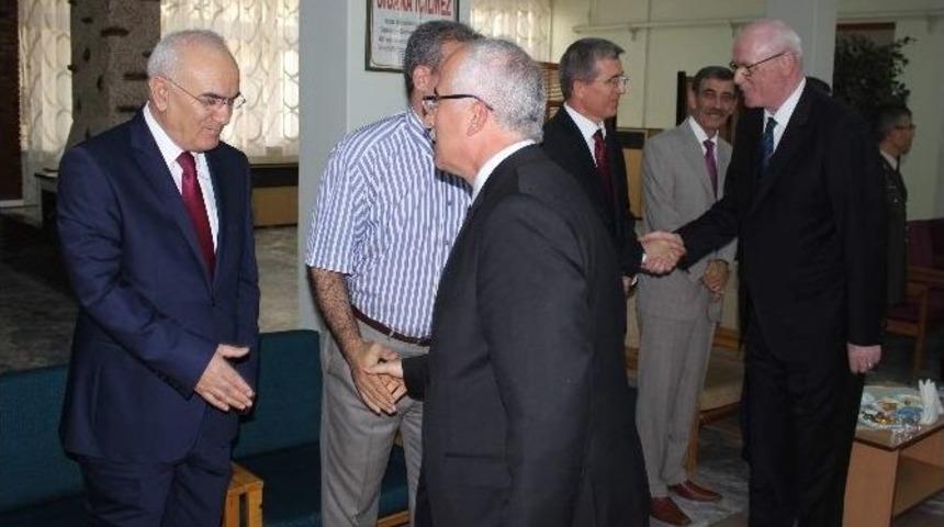 Eskişehir&rsquo;de Protokol &Uuml;yeleri Bayramlaştı