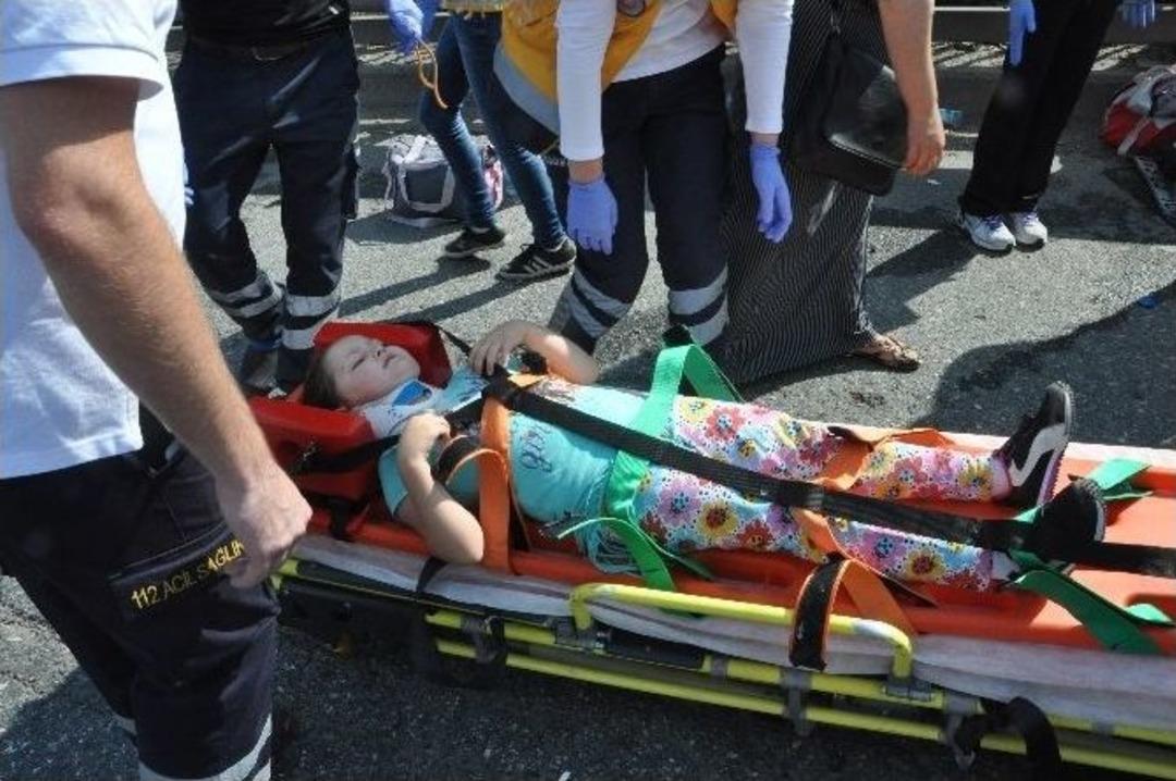 Memleket Yolunda Kaza: Sekiz Yaralı