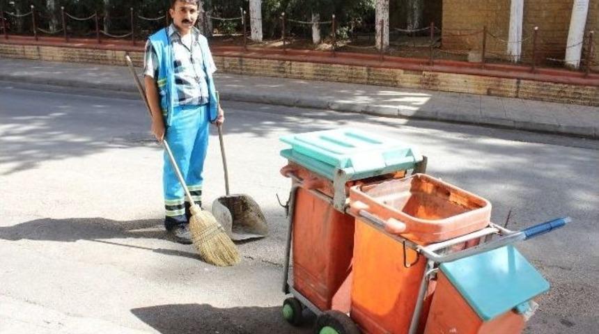 Bayram G&uuml;n&uuml;n&uuml; &Ccedil;alışarak Ge&ccedil;irdiler