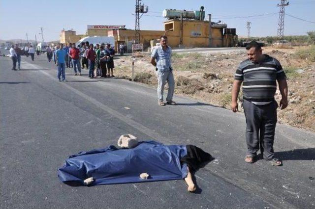 Nizip te Bayramlaşma D&ouml;n&uuml;ş&uuml; Kaza: 3 &Ouml;l&uuml;, 4 Yaralı 3