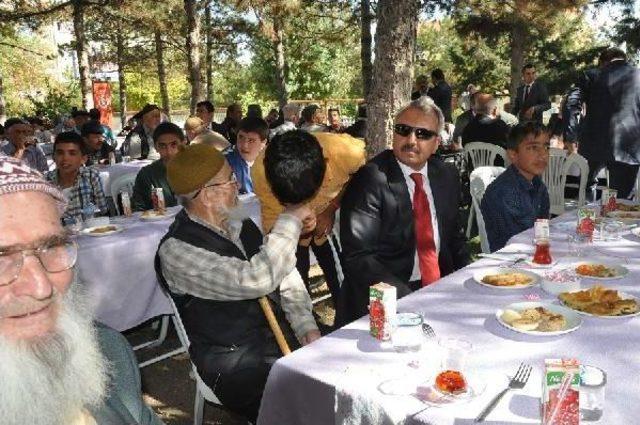 Dedeler Ve Torunların Bayram Buluşması 3