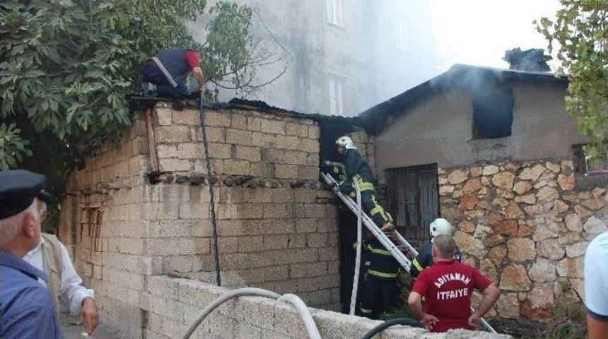 Bayramın 1. G&uuml;n&uuml;nde Yaşlı Kadının Evi Yandı