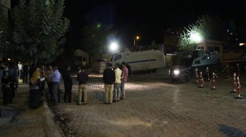 G&ouml;zaltına Alınan Canlı Kalkanlar Serbest Bırakıldı