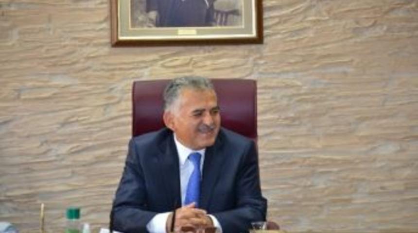 &ldquo;geri D&ouml;n&uuml;ş&uuml;m Ve Tabiat İle K&uuml;lt&uuml;r Varlıklarını Koruma&rdquo; Yılın Belediye Başkanı