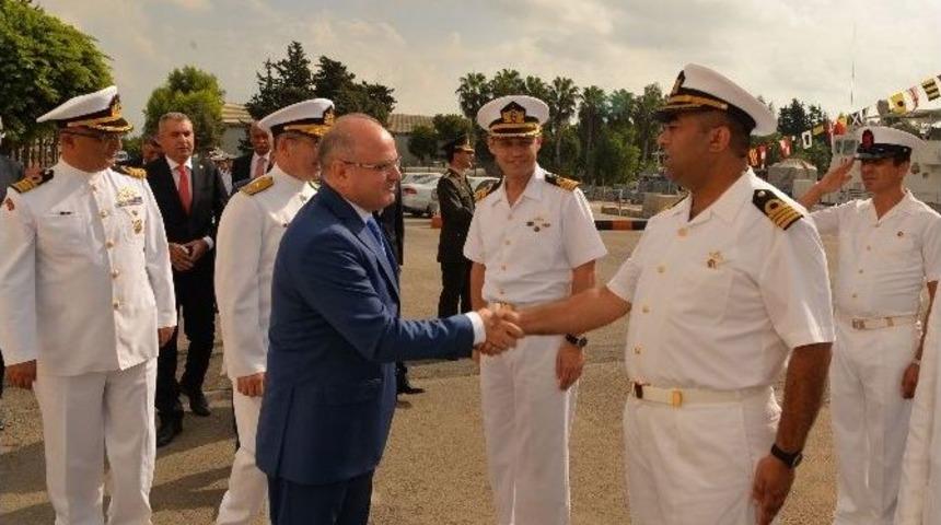 Vali &Ccedil;akacak G&uuml;venlik G&uuml;&ccedil;leriyle Bayramlaştı