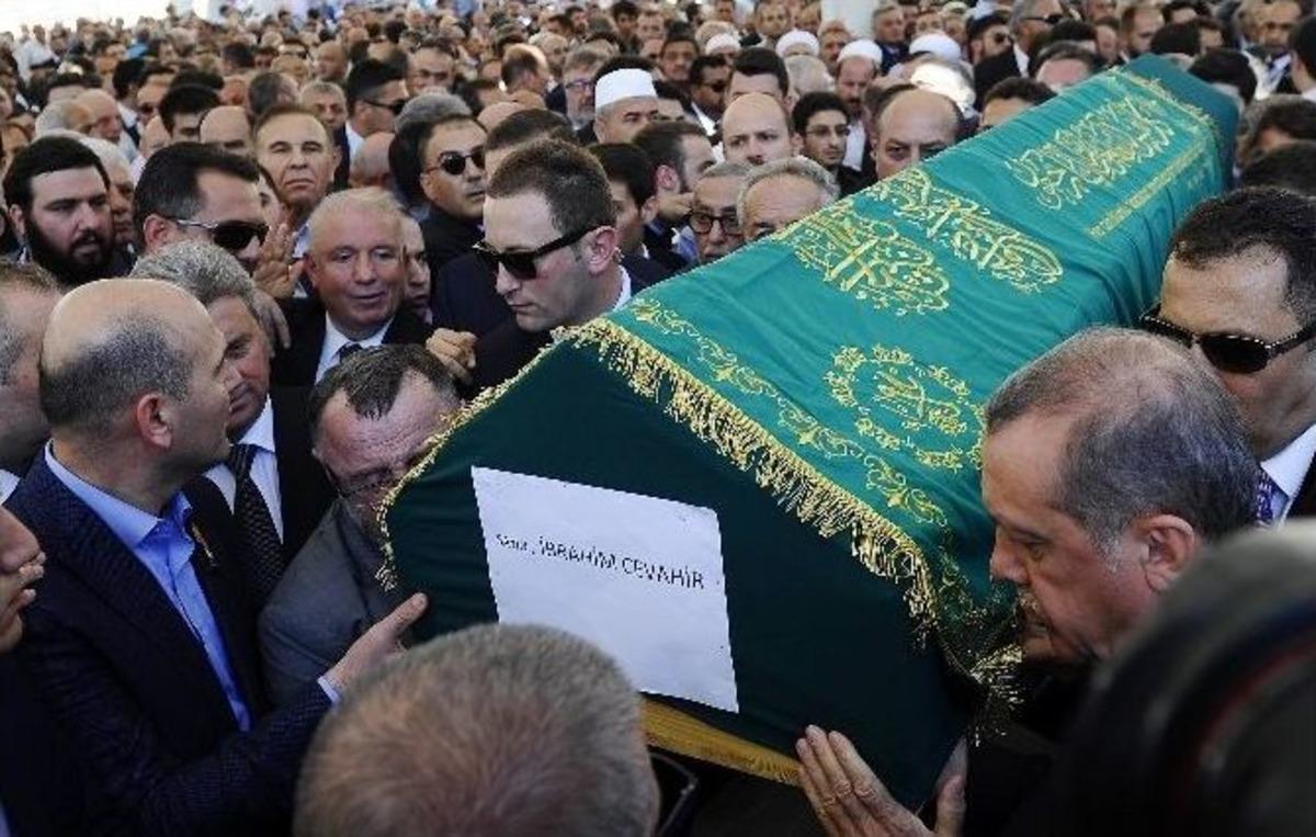 Cumhurbaşkanı Erdoğan İş Adamı İbrahim Cevahir&rsquo;in Cenaze T&ouml;renine Katıldı