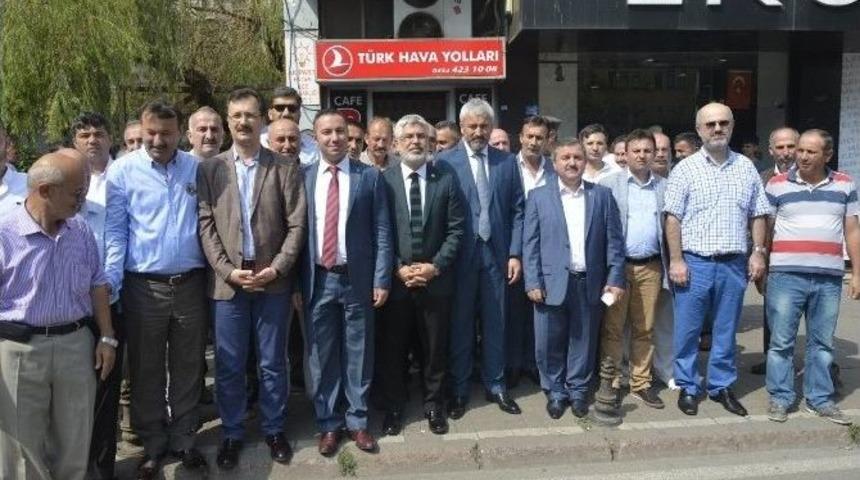 Ak Parti&rsquo;deki Bayramlaşma Yoğun Bir Katılımla Ger&ccedil;ekleşti