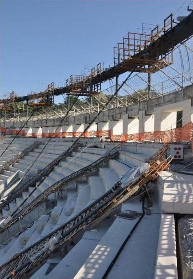 Vodafone Arena’nın Çatısı Monte Edildi