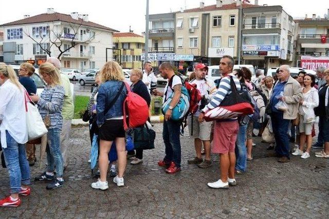 Ege Adalarındaki Sığınmacılar Türk Turizmini De Vurdu